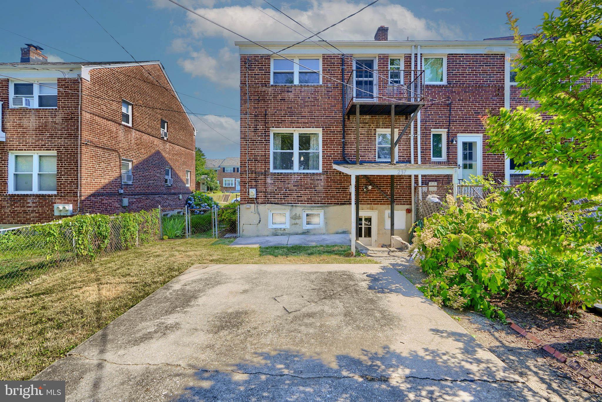 237 Ridge Avenue Towson, MD 21286 - Photo 3 of 31 Gallery Image 3
