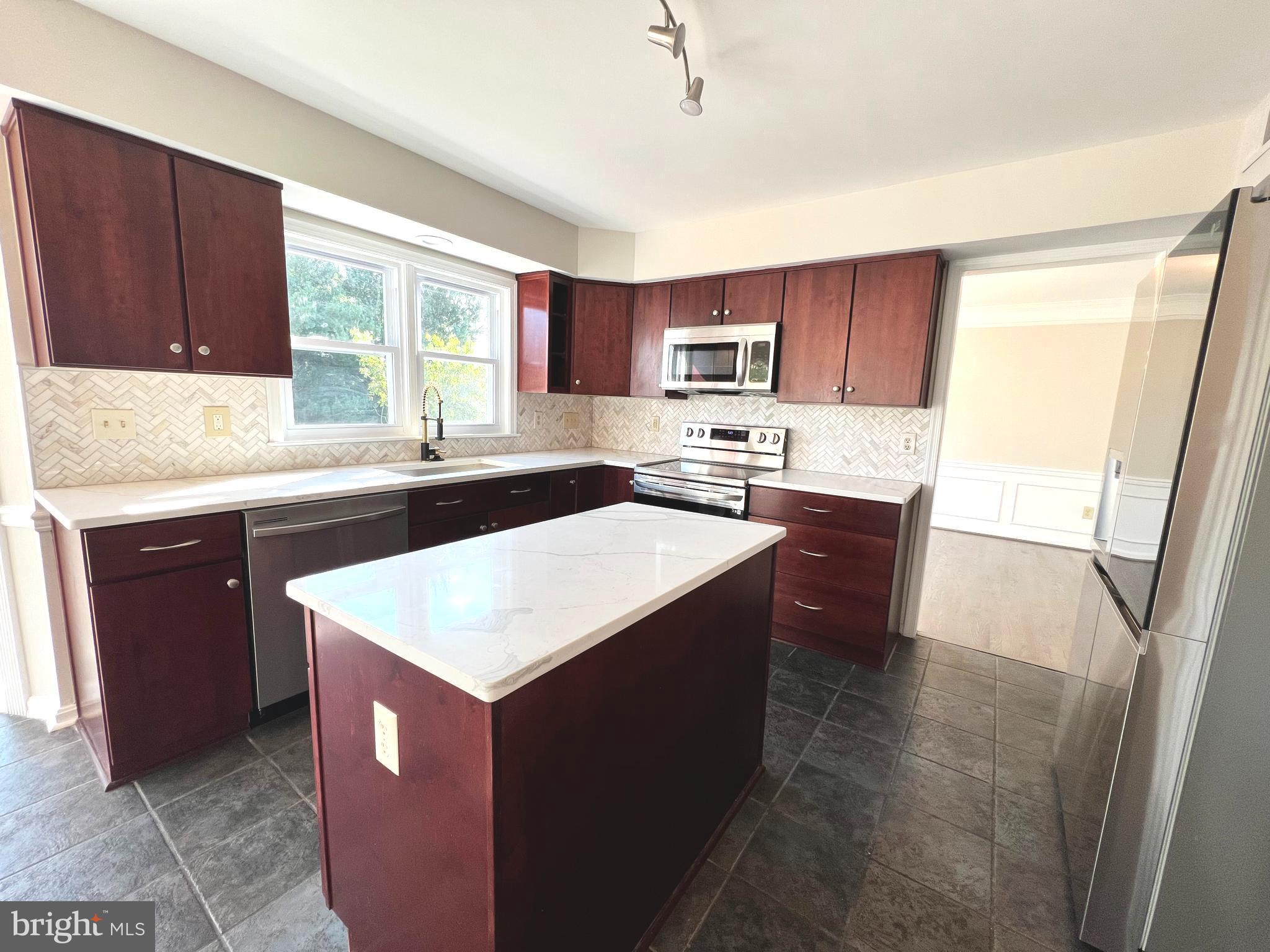 11601 Admiral Court Laurel, MD 20708 - Photo 8 of 19 Gallery Image 8