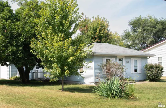 $75,000 | 601 North Second Street, Oquawka, IL 61469