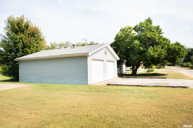 $75,000 | 601 North Second Street, Oquawka, IL 61469