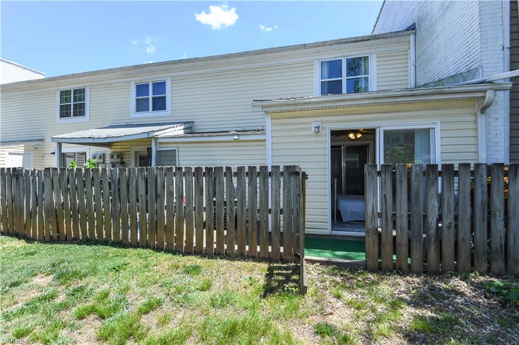 5735 Bramblegate Road, Unit E Greensboro, NC 27409 - Photo 15 of 25 Flex Room
