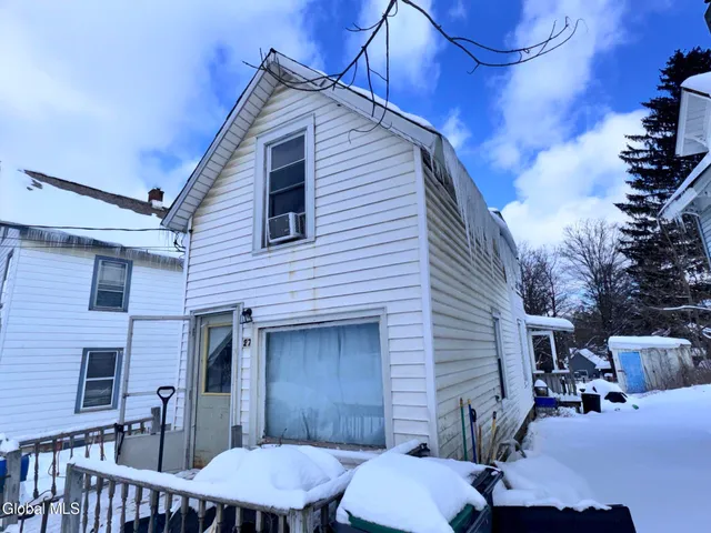 $40,000 | 27 Mechanic Street, Hoosick Falls, NY 12090