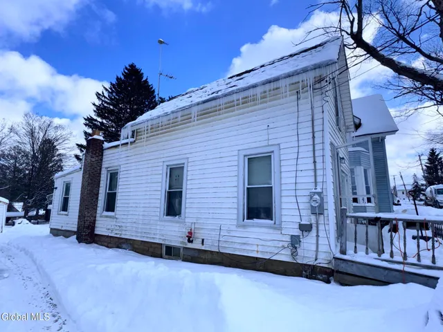 $40,000 | 27 Mechanic Street, Hoosick Falls, NY 12090