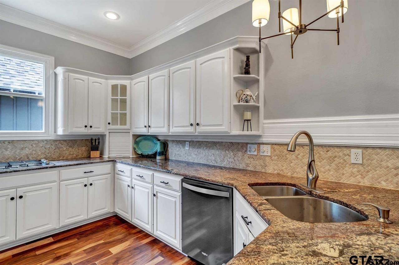 3934 Hanover Place Tyler, TX 75701 - Photo 10 of 33