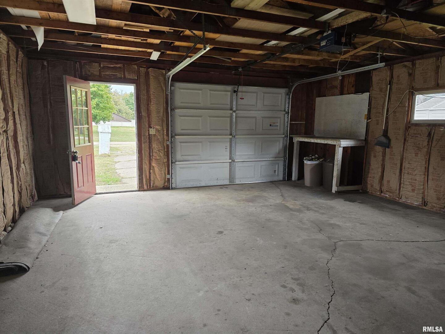 306 8th Avenue South Albany, IL 61230 - Photo 4 of 10 a view of a room with an empty space
