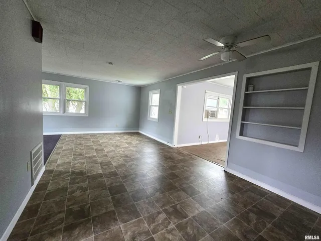 $79,900 | 306 8th Avenue South, Albany, IL 61230