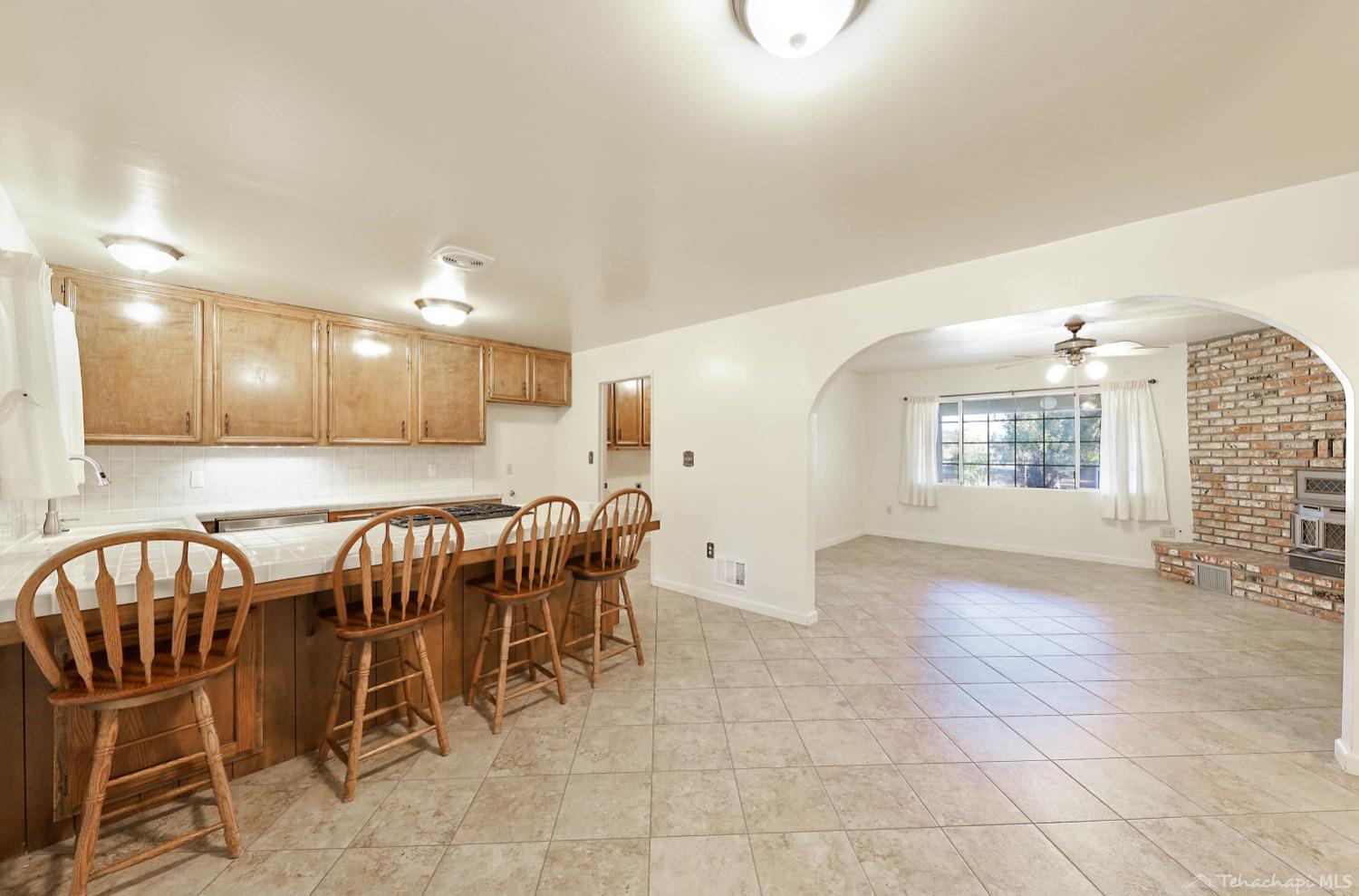 20748 Old Town Road Tehachapi, CA 93561 - Photo 8 of 30 Gallery Image 8