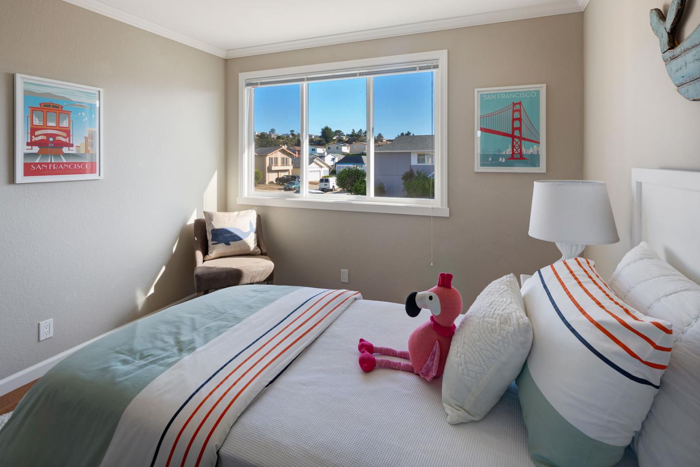 17 Moon Gate Court Pacifica, CA 94044 - Photo 20 of 36 a bedroom with bed and a window