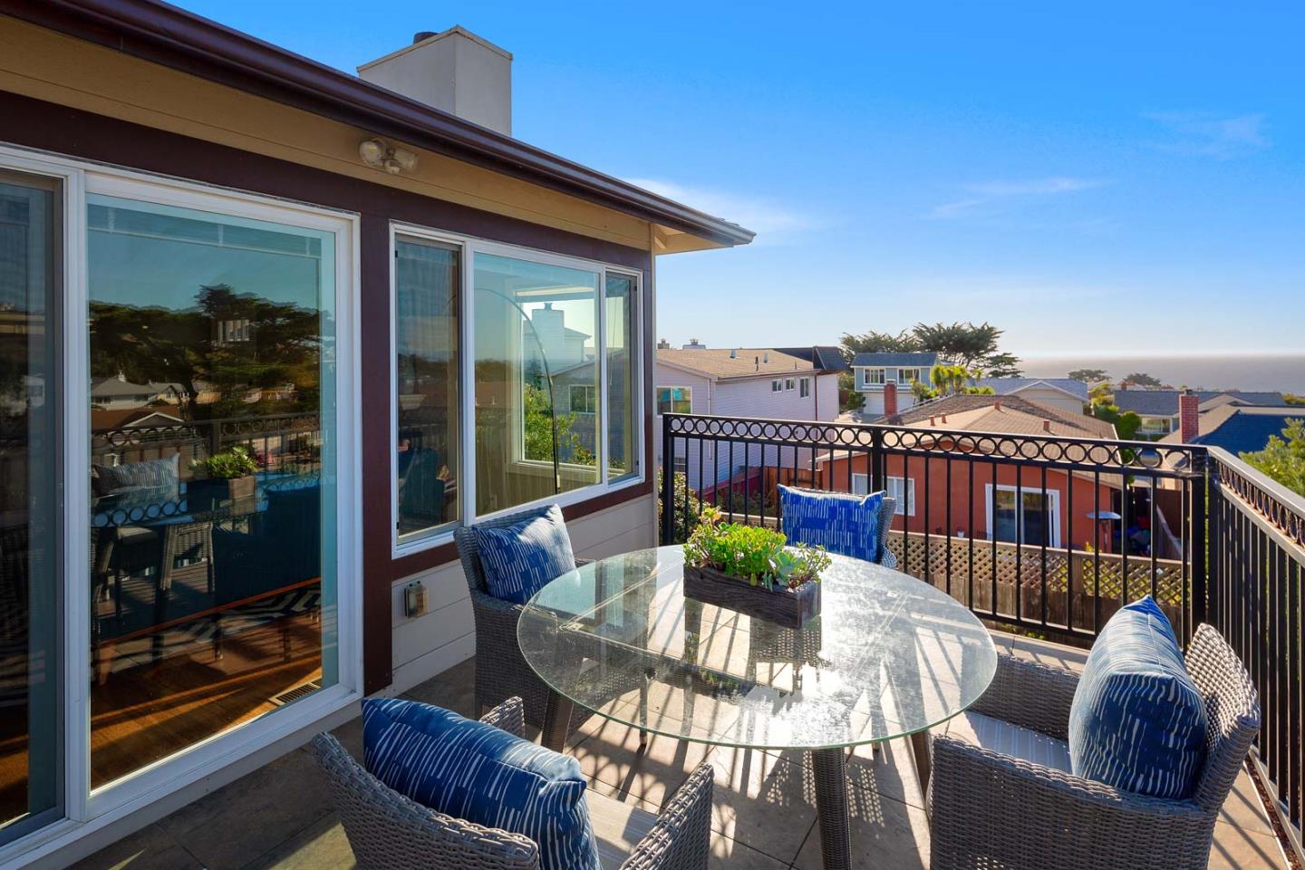 17 Moon Gate Court Pacifica, CA 94044 - Photo 9 of 36 a view of a patio on the deck