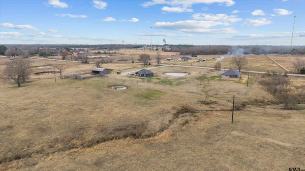 a view of a dry yard