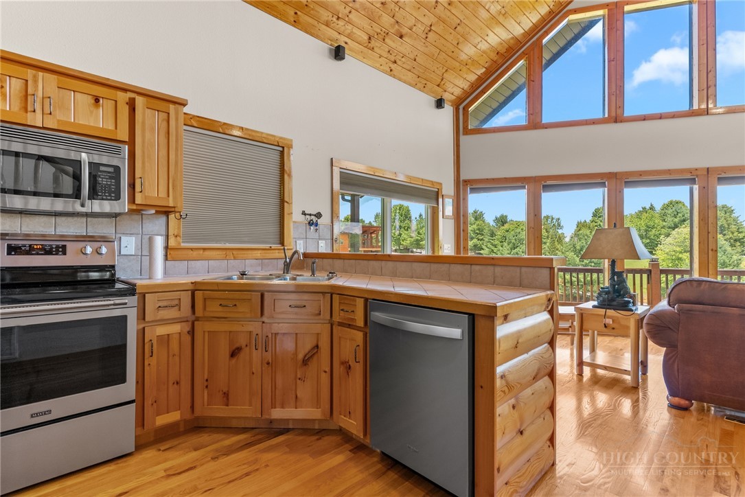285 Black Bear Ridge Sparta, NC 28675 - Photo 25 of 35