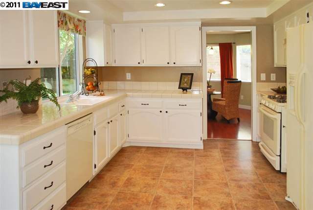 12 Spring Garden Court San Ramon, CA 94583 - Photo 7 of 15