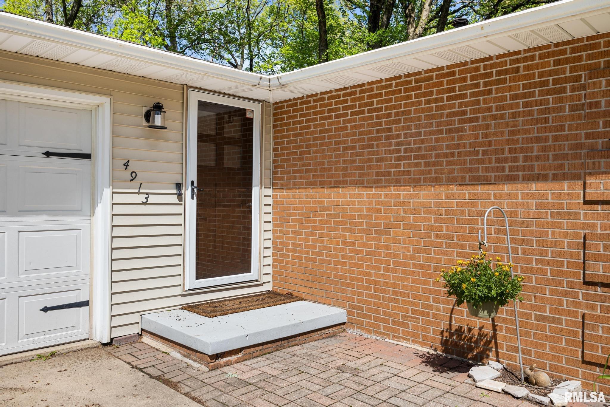 4913 West Woodfern Road Peoria, IL 61607 - Photo 2 of 34