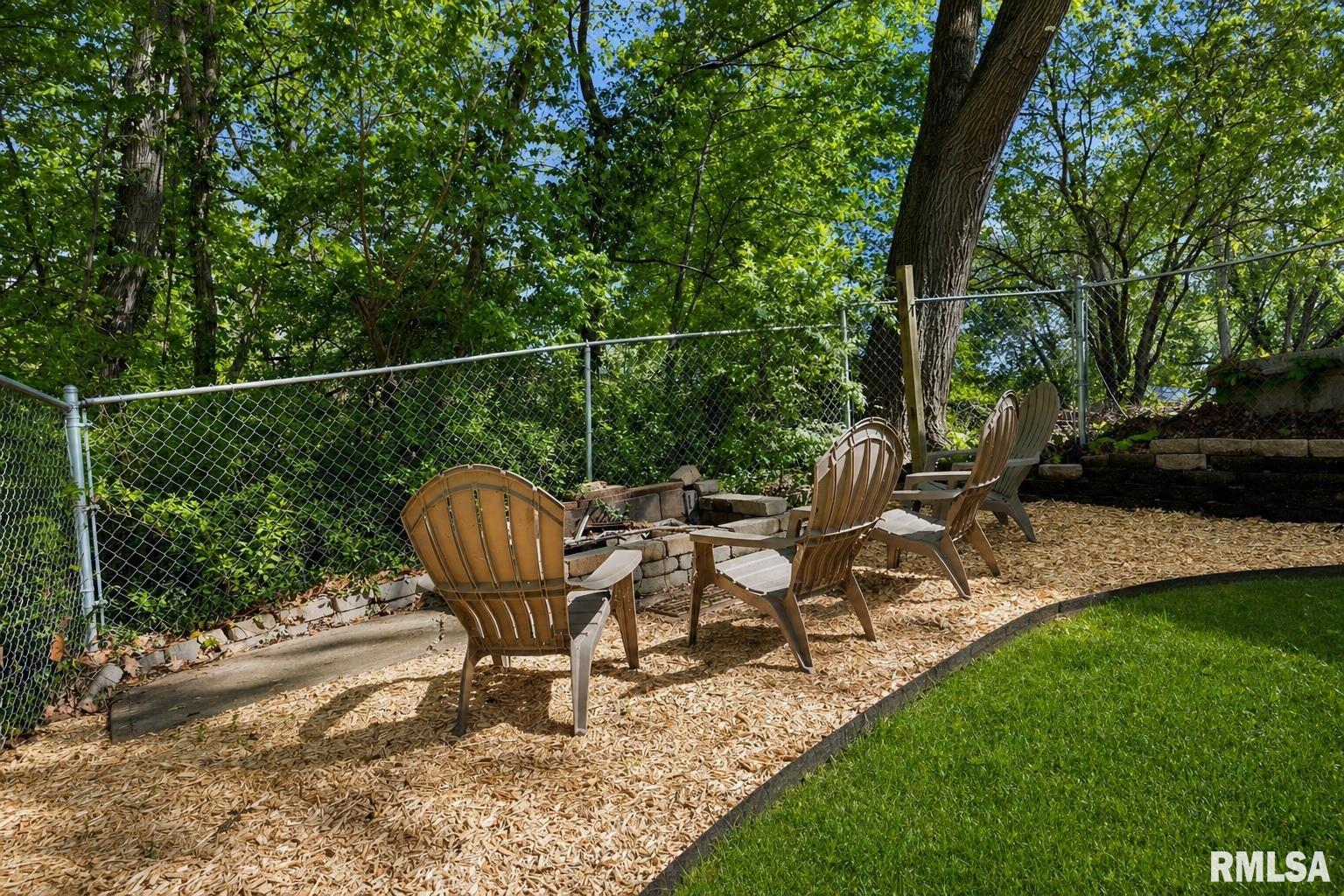 4913 West Woodfern Road Peoria, IL 61607 - Photo 33 of 34