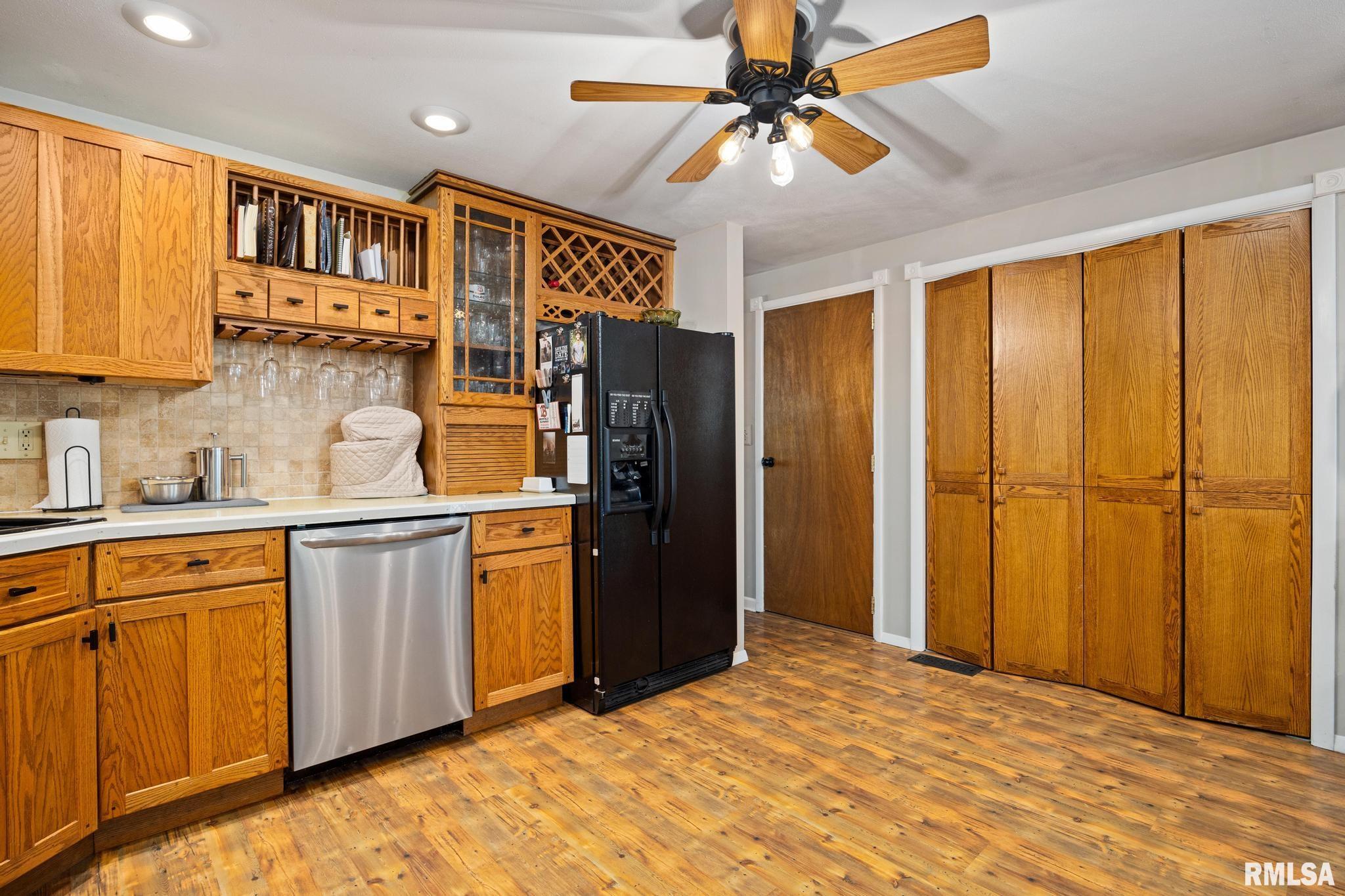 4913 West Woodfern Road Peoria, IL 61607 - Photo 7 of 34
