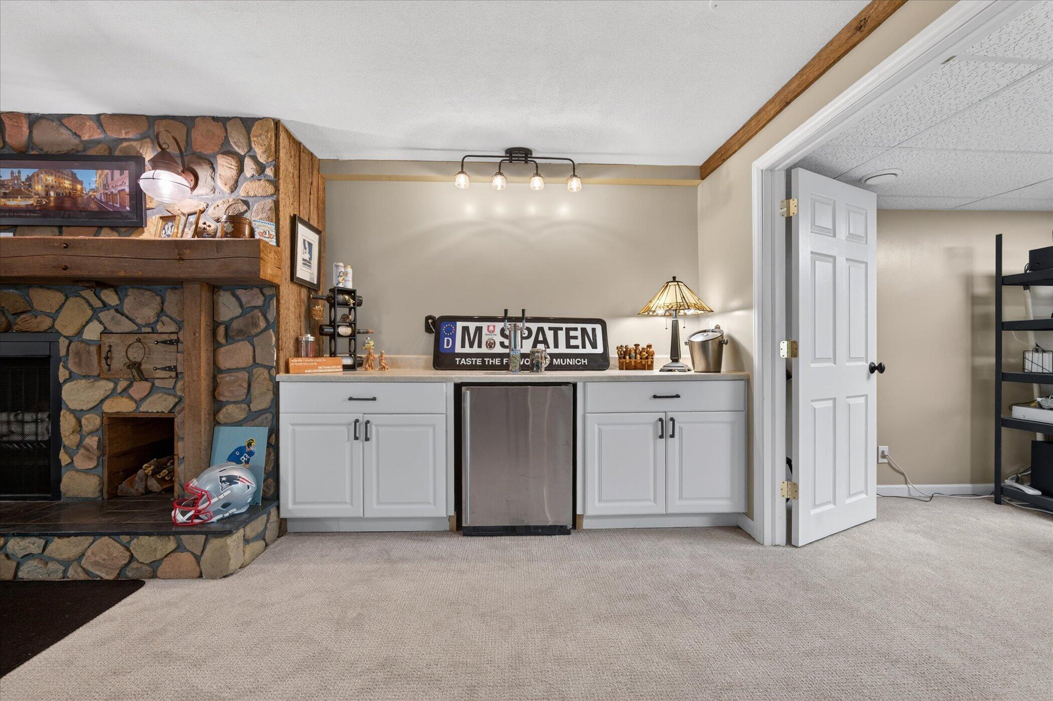 2801 North Tipsico Lake Road Hartland, MI 48353 - Photo 49 of 77 51-2801-N-Tipsico-Lake-Rd-WindowStill
