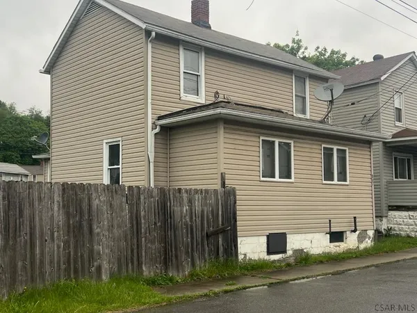 $34,900 | 807 17th Street, Windber, PA 15963