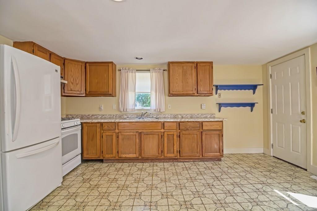 67 Cornell Road Westport, MA 02790 - Photo 8 of 17 Gallery Image 8