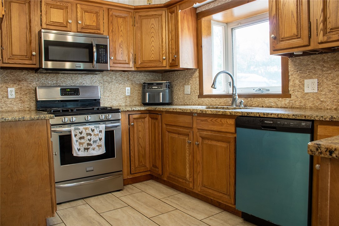 27 Club House Road Coventry, RI 02816 - Photo 20 of 48