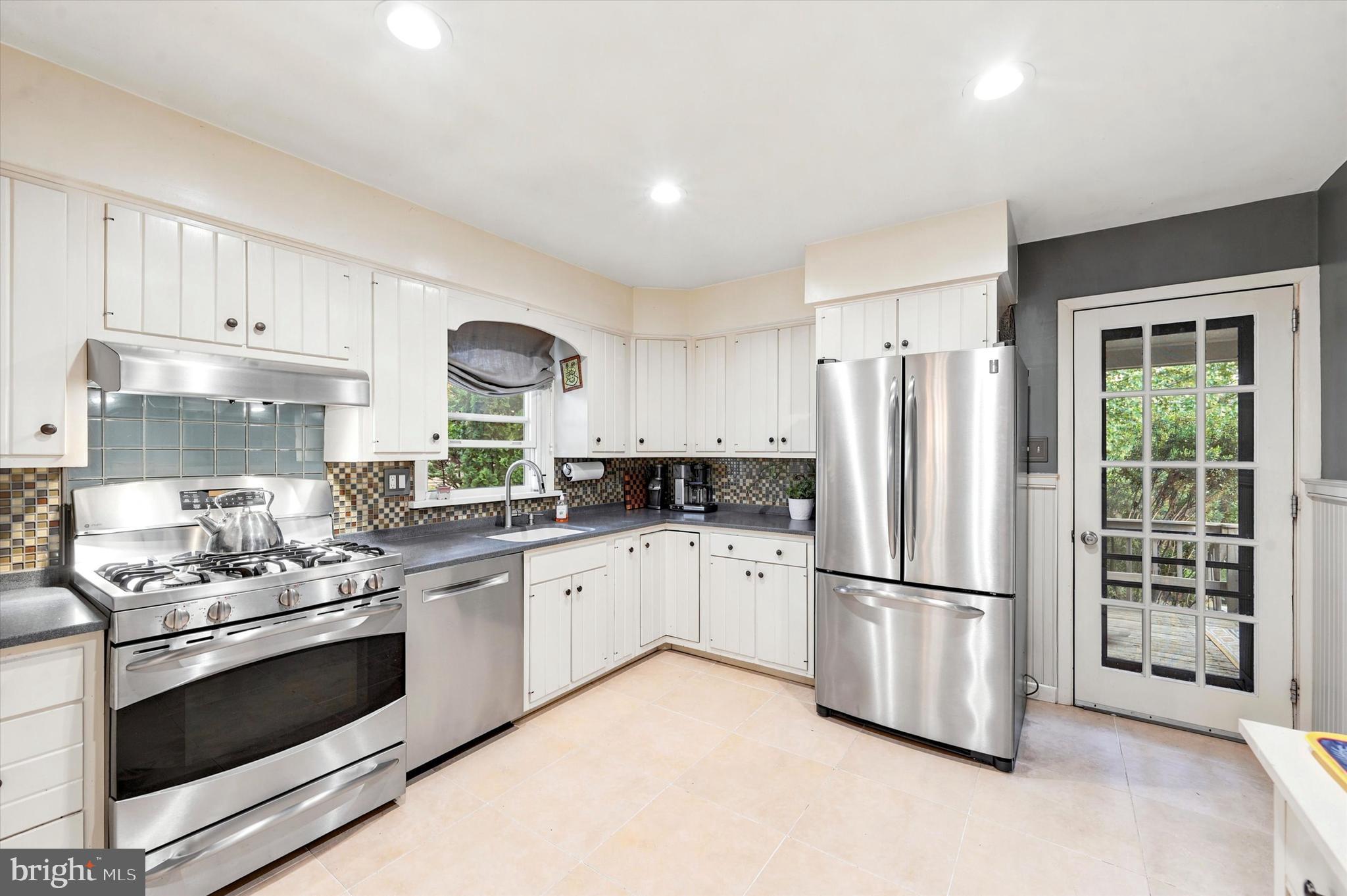 149 Ellis Road Havertown, PA 19083 - Photo 9 of 25 Kitchen