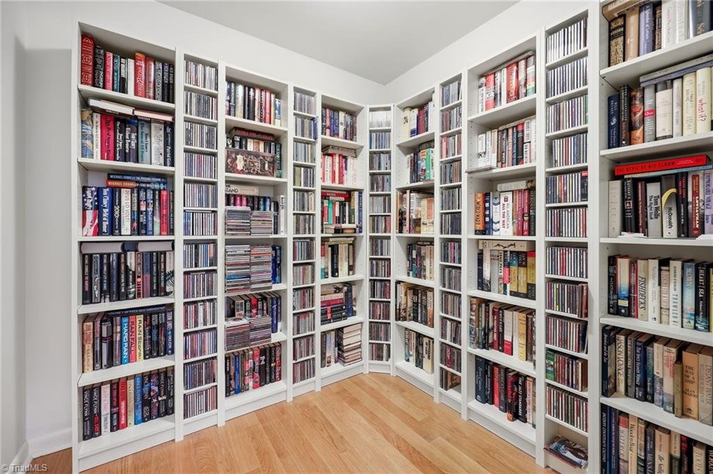 405 Luola Street Madison, NC 27025 - Photo 38 of 48 LIBRARY SNUG