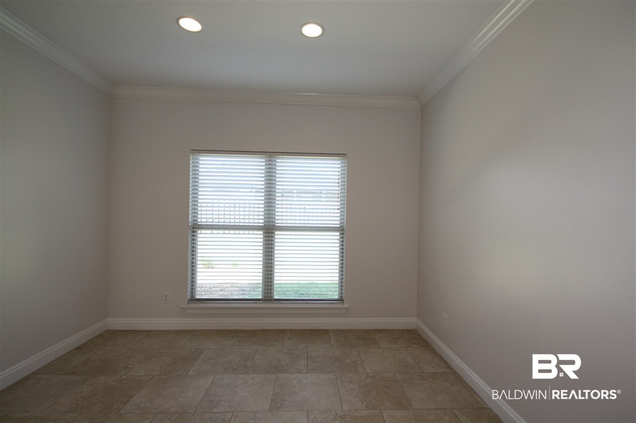 372 Laura Court Mobile, AL 36608 - Photo 8 of 27
