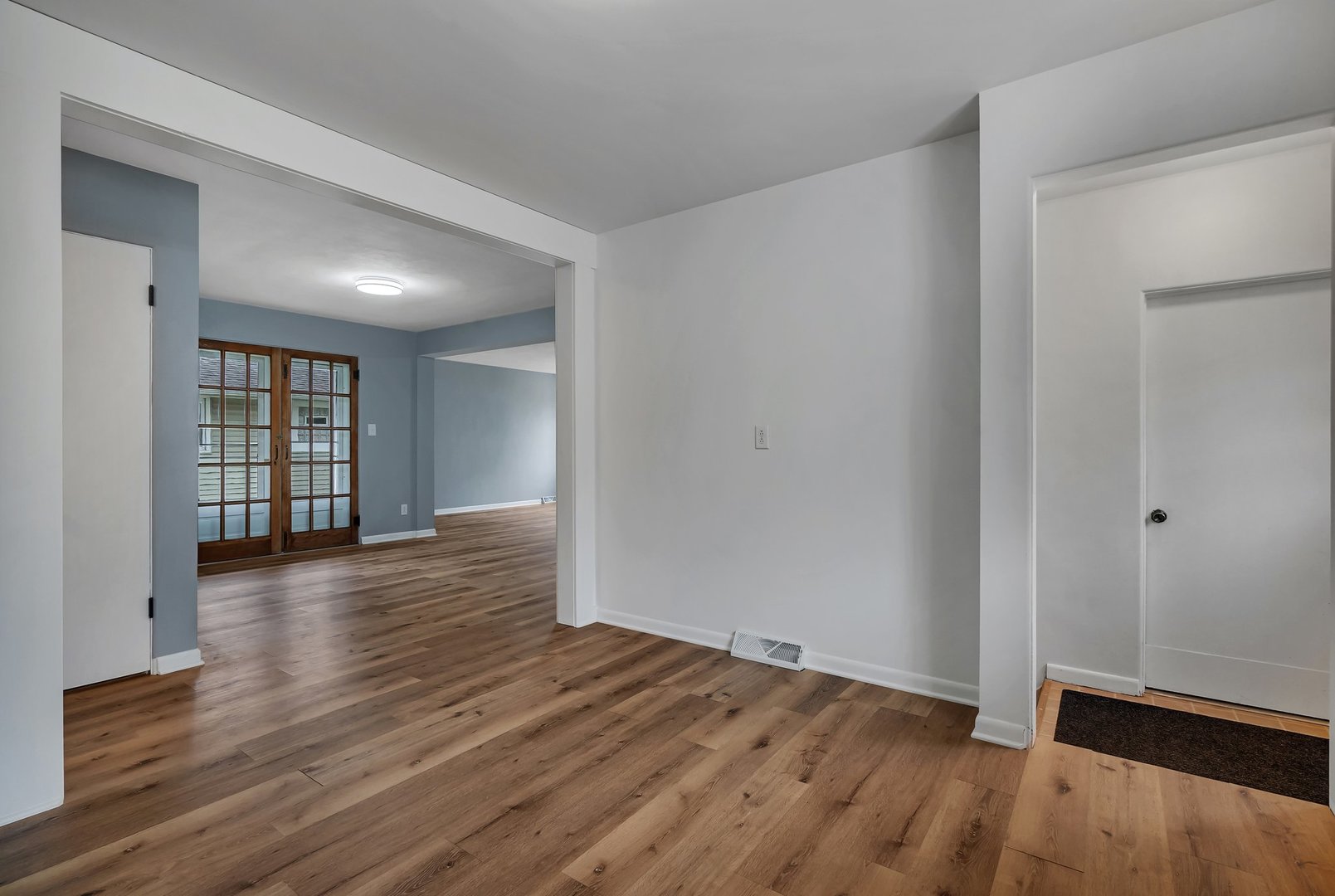 1314 West Washington Street Ottawa, IL 61350 - Photo 12 of 21 wooden floor in an empty room