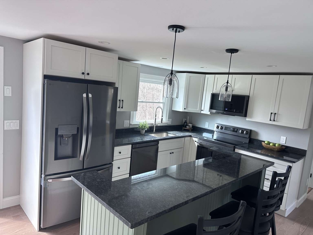 128 Providence Road Grafton, MA 01519 - Photo 5 of 19