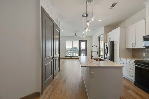 $2,300 | 2700 Old Denton Road, Unit 4465, Carrollton, TX 75007