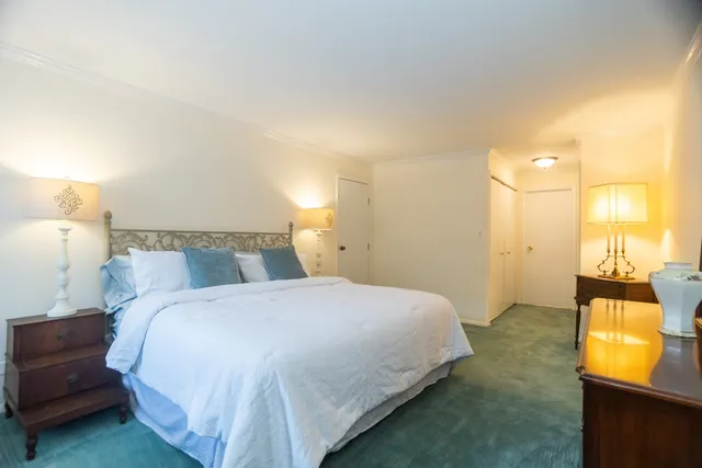 $349,000 | 221 North Kenilworth Avenue, Unit 109, Oak Park, IL 60302