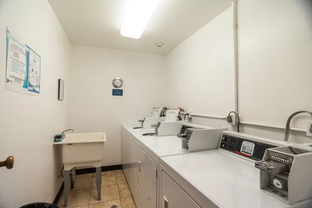 $349,000 | 221 North Kenilworth Avenue, Unit 109, Oak Park, IL 60302