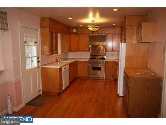 323 Holmecrest Road Jenkintown, PA 19046 - Photo 4 of 10 Kitchen