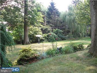 323 Holmecrest Road Jenkintown, PA 19046 - Photo 8 of 10 View