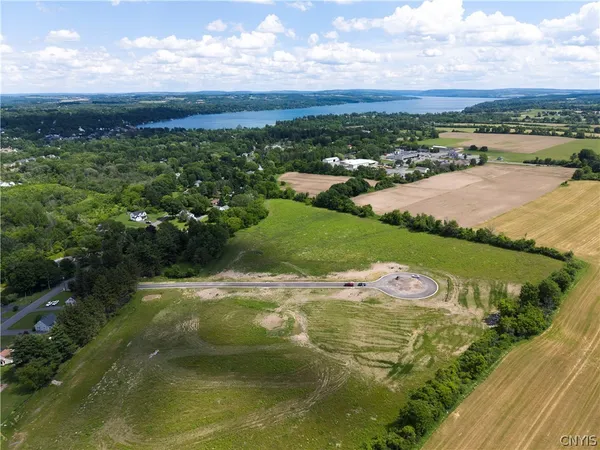 $299,900 | 3 Village Meadow Lane Street, Skaneateles, NY 13152
