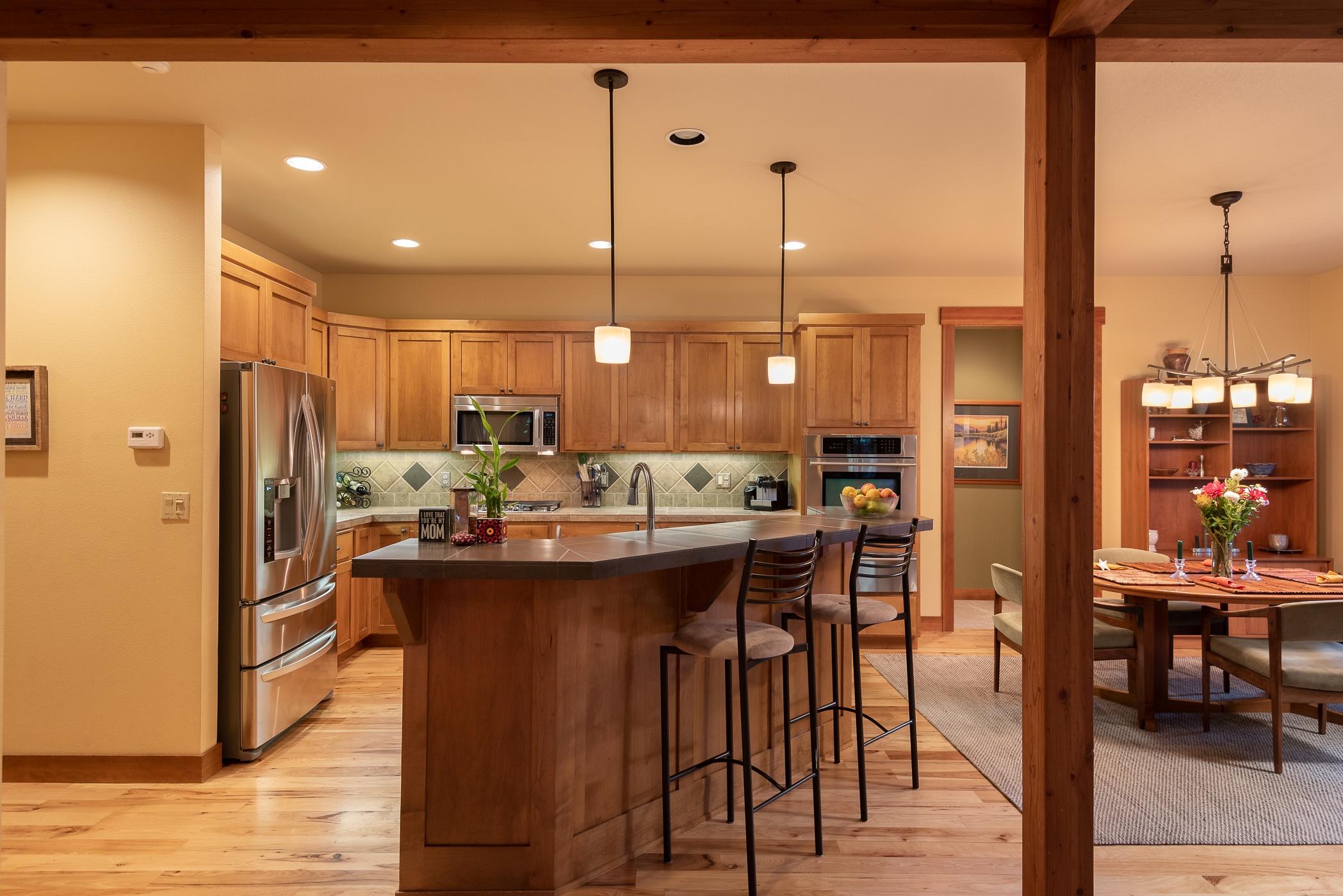 61410 Linton Loop Bend, OR 97702 - Photo 5 of 29 batch_05Kitchen overviewLinton Loop_Nata