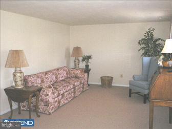 27 Sherbrooke Road Ewing, NJ 08638 - Photo 3 of 6