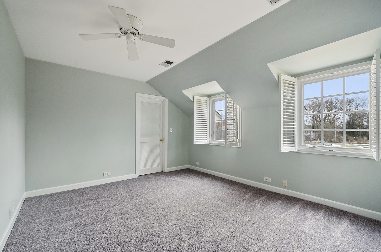 1347 Hackberry Lane Winnetka, IL 60093 - Photo 13 of 25 a view of an empty room with a window