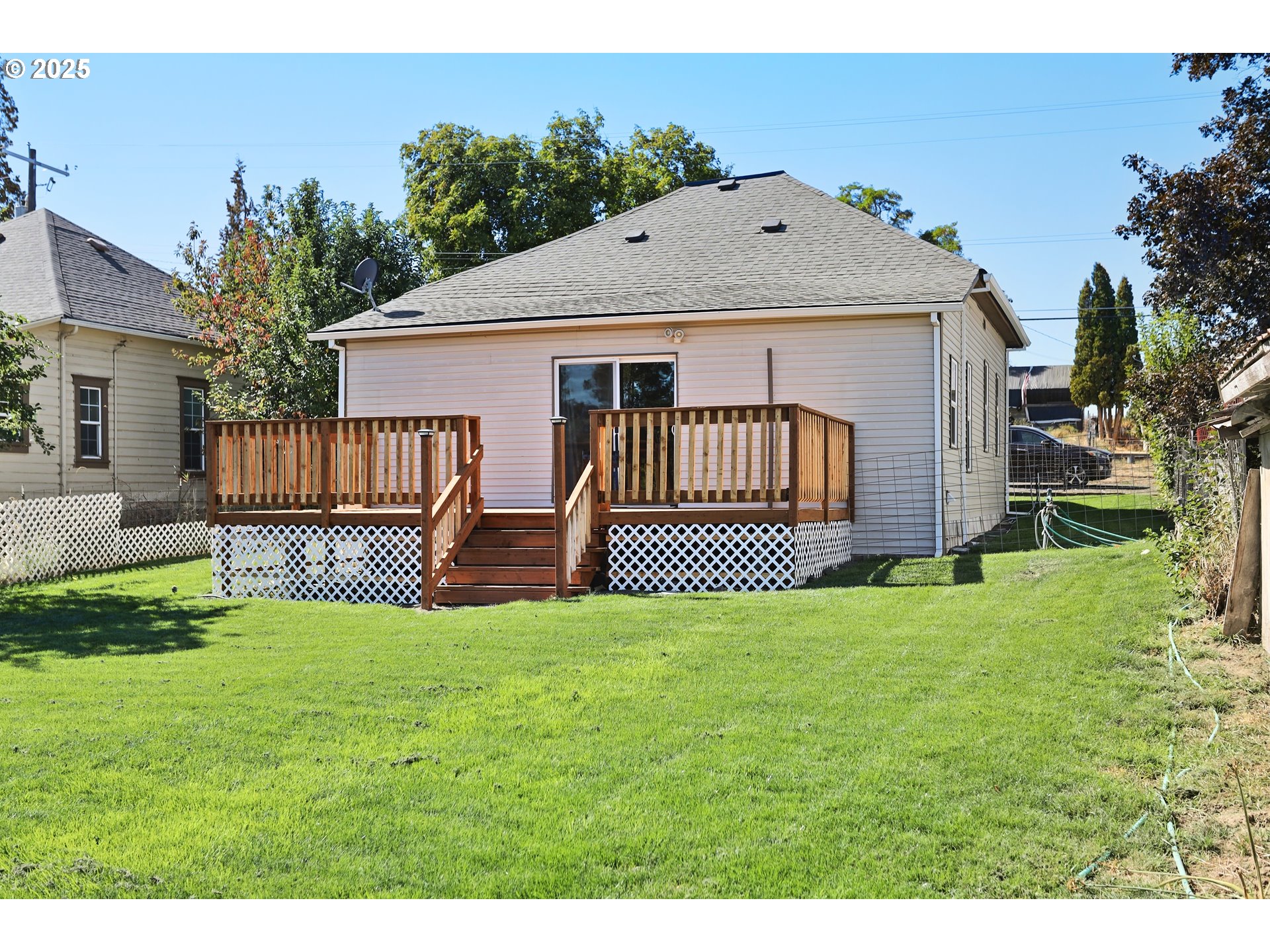 407 Southwest 4th Street Grass Valley, OR 97029 - Photo 39 of 42