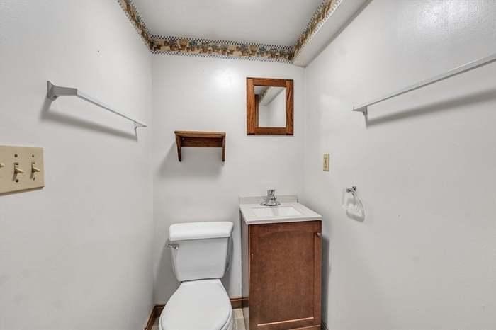 109 North Brookfield Road, Unit 2 Barre, MA 01005 - Photo 9 of 11