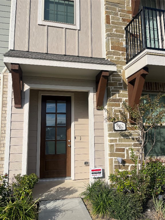 9452 Caddo Ridge Lane Cypress, TX 77433 - Photo 2 of 35 front view of a building