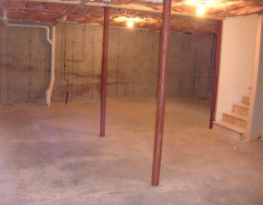 895 Limerick Road Arundel, ME 04046 - Photo 10 of 24 Exterior Front. basement storage -...