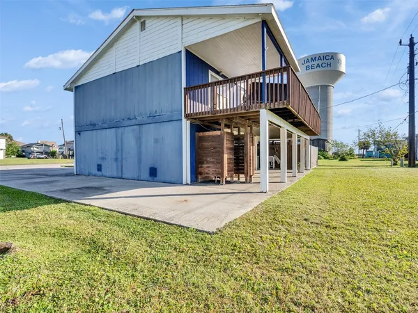 $2,200 | 16527 Lewis Scot Road, Jamaica Beach, TX 77554