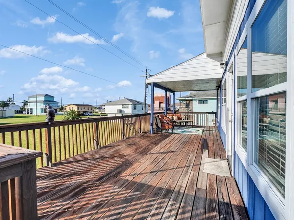 $2,200 | 16527 Lewis Scot Road, Jamaica Beach, TX 77554