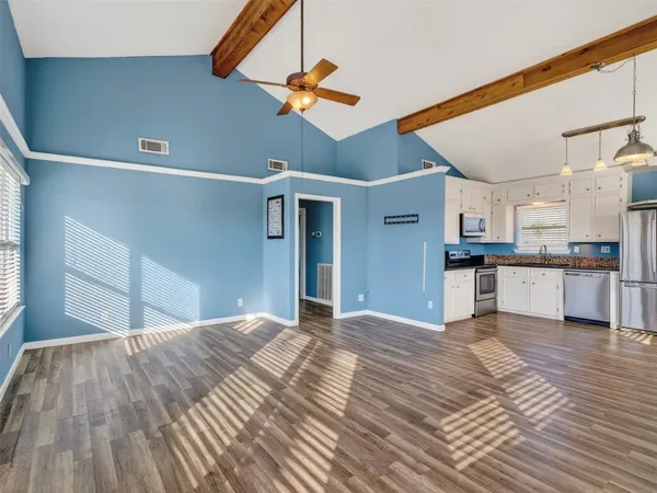 $2,200 | 16527 Lewis Scot Road, Jamaica Beach, TX 77554