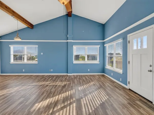 $2,200 | 16527 Lewis Scot Road, Jamaica Beach, TX 77554