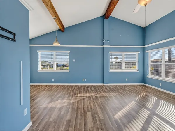$2,200 | 16527 Lewis Scot Road, Jamaica Beach, TX 77554