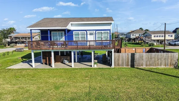$2,200 | 16527 Lewis Scot Road, Jamaica Beach, TX 77554