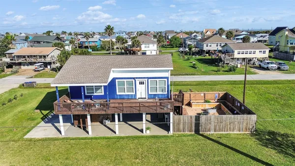 $2,200 | 16527 Lewis Scot Road, Jamaica Beach, TX 77554