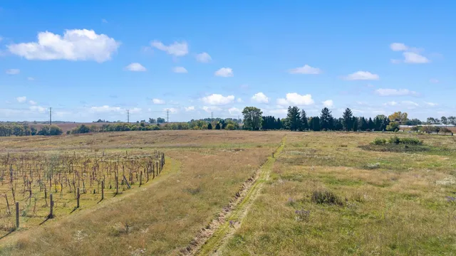 $950,000 | 1242 Highway 73, Edgerton, WI 53534