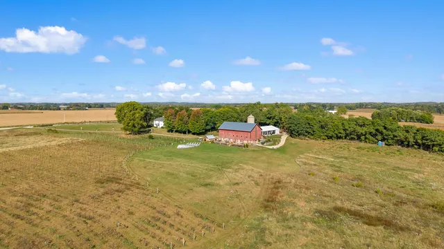 $950,000 | 1242 Highway 73, Edgerton, WI 53534